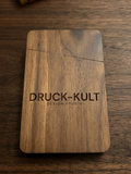 Visitenkartenetui aus Walnussholz – personalisierbar mit Gravur